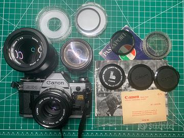Canon AE-1 con kit completo di obbiettivi