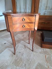 Tavolino a "fagiolo"  in stile Luigi XV