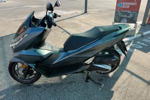 Honda  pcx 2026