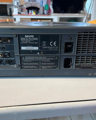 Proiettore Sanyo PLC 550 MNE