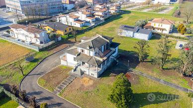 TRIFAMILIARE A PARMA