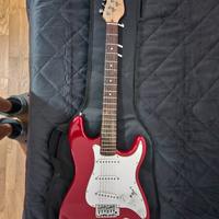 Chitarra elettrica tipo Stratocaster con modifiche