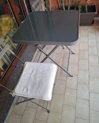 Tavolino da esterno pieghevole con sedie