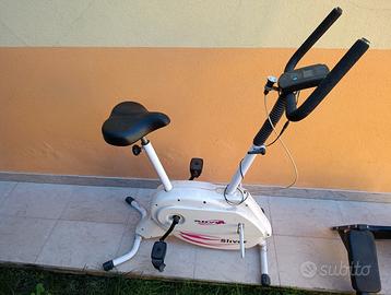 Attrezzatura Sport .Dip Station , Cyclette, Abking