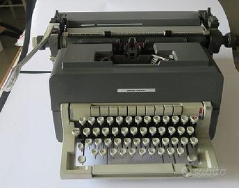 Macchina da scrivere OLIVETTI LINEA 98 a € 20