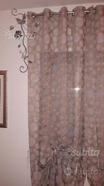 Bastone per tenda con ramo pendente e rose