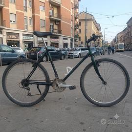 Bicicletta Uomo e 2 Catene Antifurto 