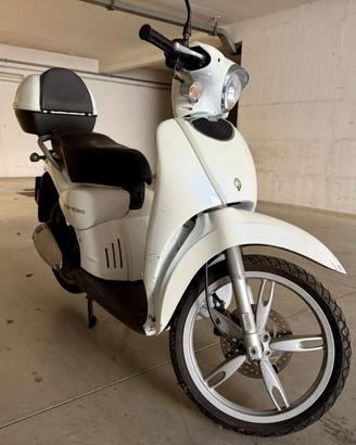 2010 Aprilia scarabeo