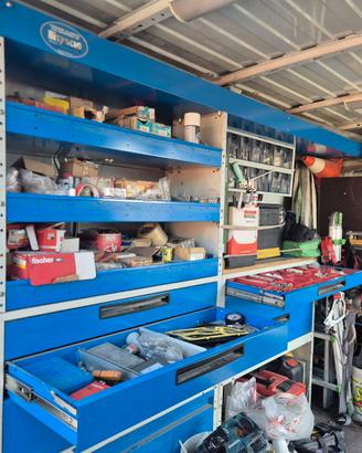 Allestimento interno Syncro System per furgone Fia