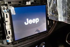 RIPARAZIONE UCONNECT 8.4 JEEP