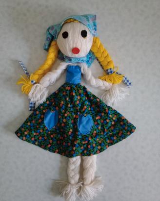 Bambola Contadina fatta in lana negli anni 70 