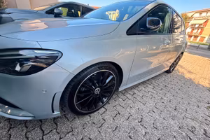 Mercedes classe B 180d AMG Bussines Extra automati