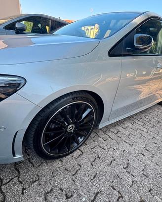 Mercedes classe B 180d AMG Bussines Extra automati