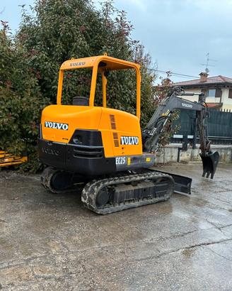 E269 - Mini escavatore 25 q Volvo EC25 1800 ore