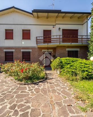BIFAMILIARE A REGGIO NELL'EMILIA