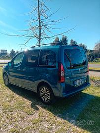 Partner 5 posti 1.6hdi tetto panoramico neopatenta