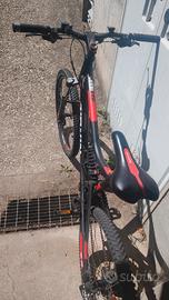  Btwin Rockrider 520S  
