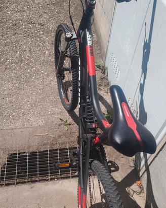 Btwin Rockrider 520S  
