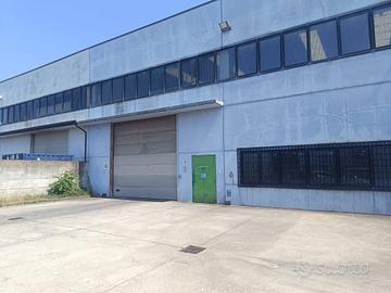 Immobile di 850 m² a Orbassano