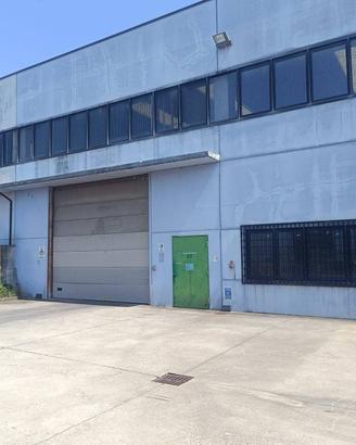 Immobile di 850 m² a Orbassano