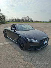 TT ROADSTER CABRIOLET 40 TFSI S-TRONIC TOTAL BLACK