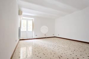 MONOLOCALE A PALERMO