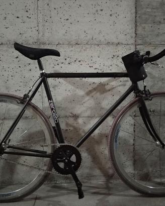 Bici single speed nero opaco