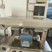 Attrezzatura laboratorio odontotecnico