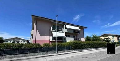 Appartamento di 147 m² con 3 locali e box auto a V
