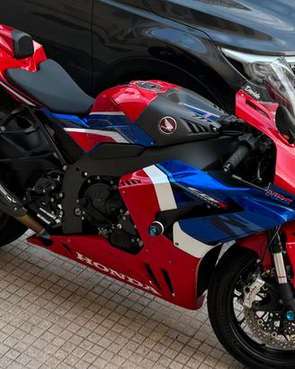 Honda cbr 1000 rr-r
