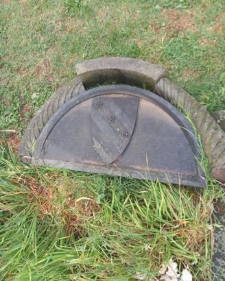 arco portale in pietra