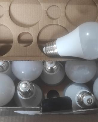 Lampadine a Led N.10 9w 220v attacco E27