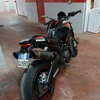 Ducati monster 696