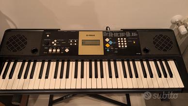 pianola yamaha ypt 220

