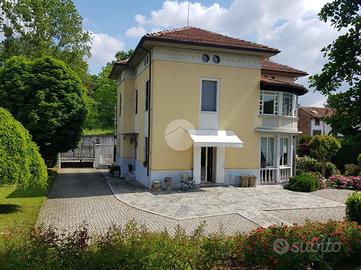 VILLA SINGOLA A POMARO MONFERRATO