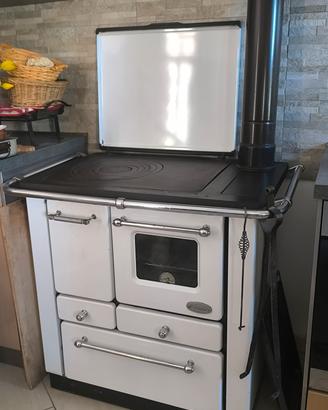Cucina economica a legna