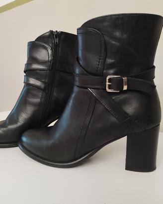 stivaletti/tronchetti pelle nera 38