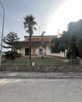 VILLA SINGOLA A CODIGORO
