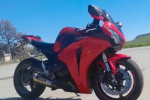 scarico akrapovic 