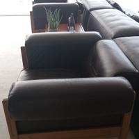 Coppia poltrone in vera pelle. Design