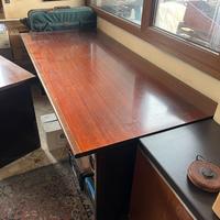 Set di 2 scrivanie con carrello con cassetti