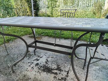 Tavolo da giardino 