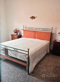 struttura letto matrimoniale in ferro battuto