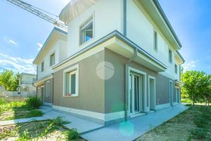 PORZIONE DI TRIFAMILIARE A VALSAMOGGIA