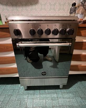 Cucina con forno Delonghi