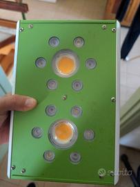 Kit Illuminazione Indoor: 2 Pannelli LED + Barra 