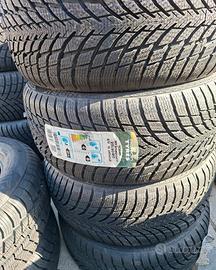 215/40/17 nokian nuovi