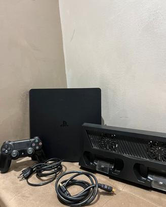 Playstation 4, 256 GB,Cavi + base di ricarica.