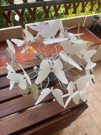 Lampadario da camera con farfalle