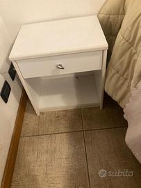 Coppia comodini bianchi